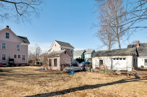 139 Cass Street Portsmouth NH 03801