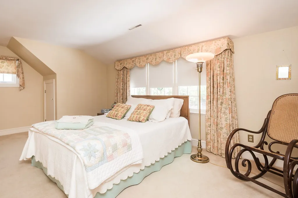 15 Laurel Lane Durham NH 03824