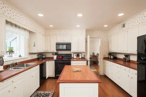 15 Laurel Lane Durham NH 03824