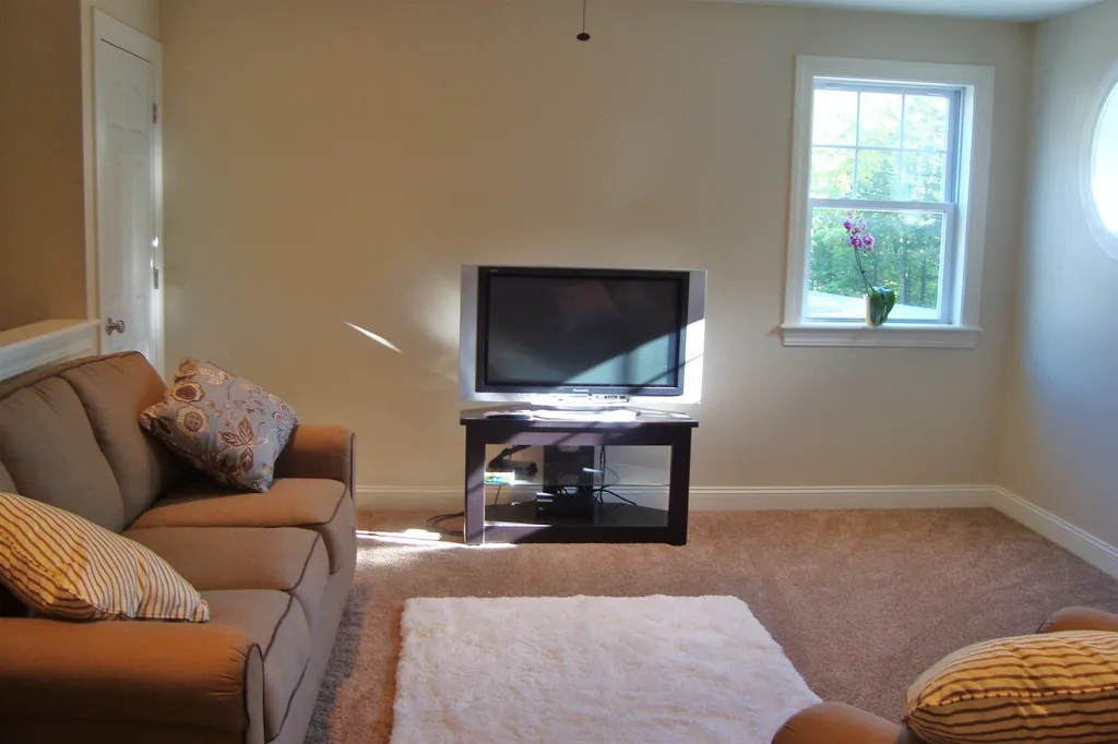 9 Riverwood Drive New Hampton NH 03256