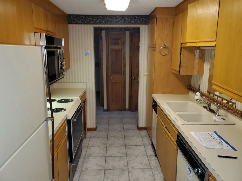 28 Briston Court Bedford NH 03110