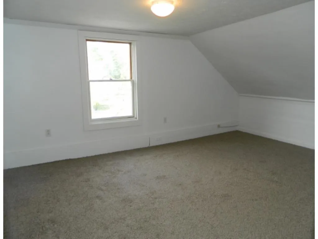 94 Ledge Street Nashua NH 03060