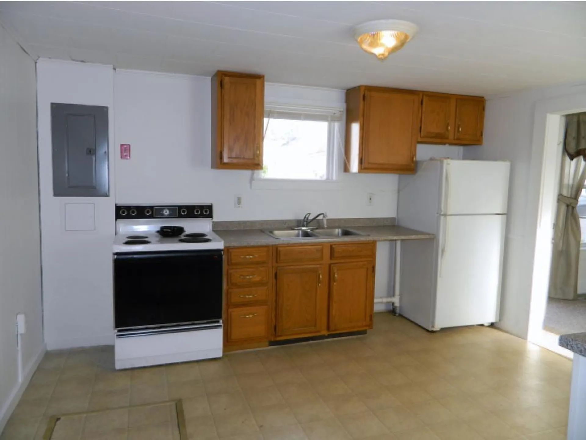 94 Ledge Street Nashua NH 03060