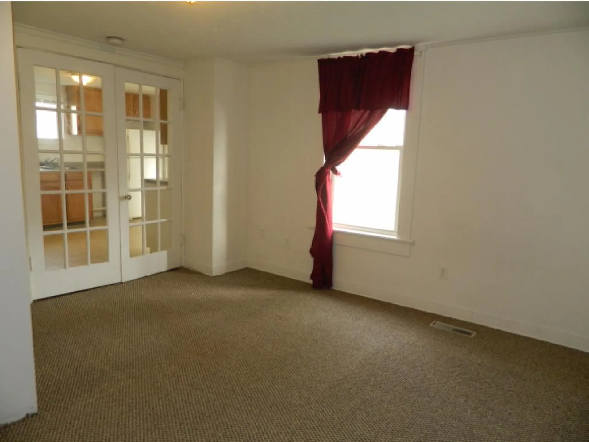 94 Ledge Street Nashua NH 03060