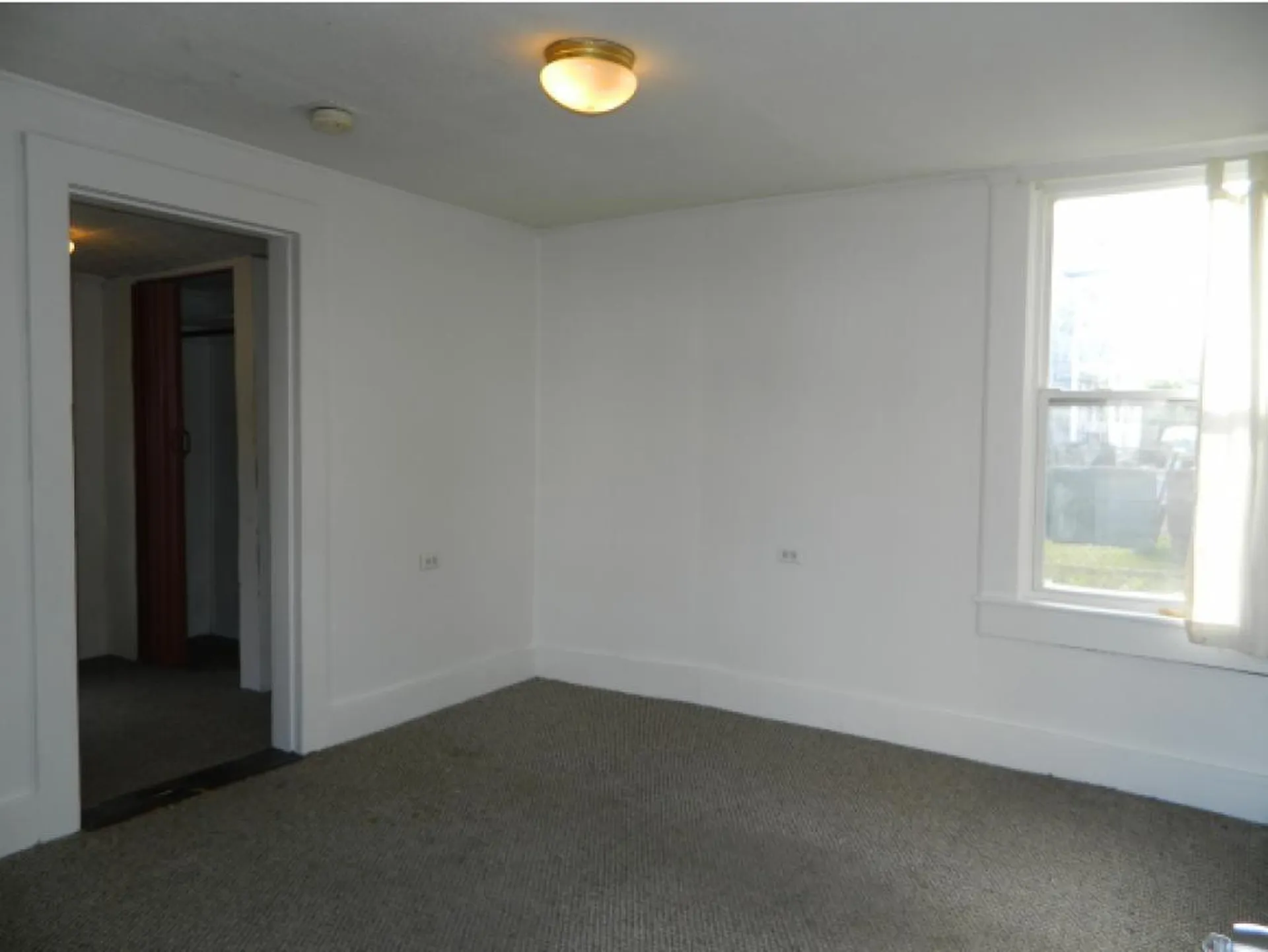 94 Ledge Street Nashua NH 03060