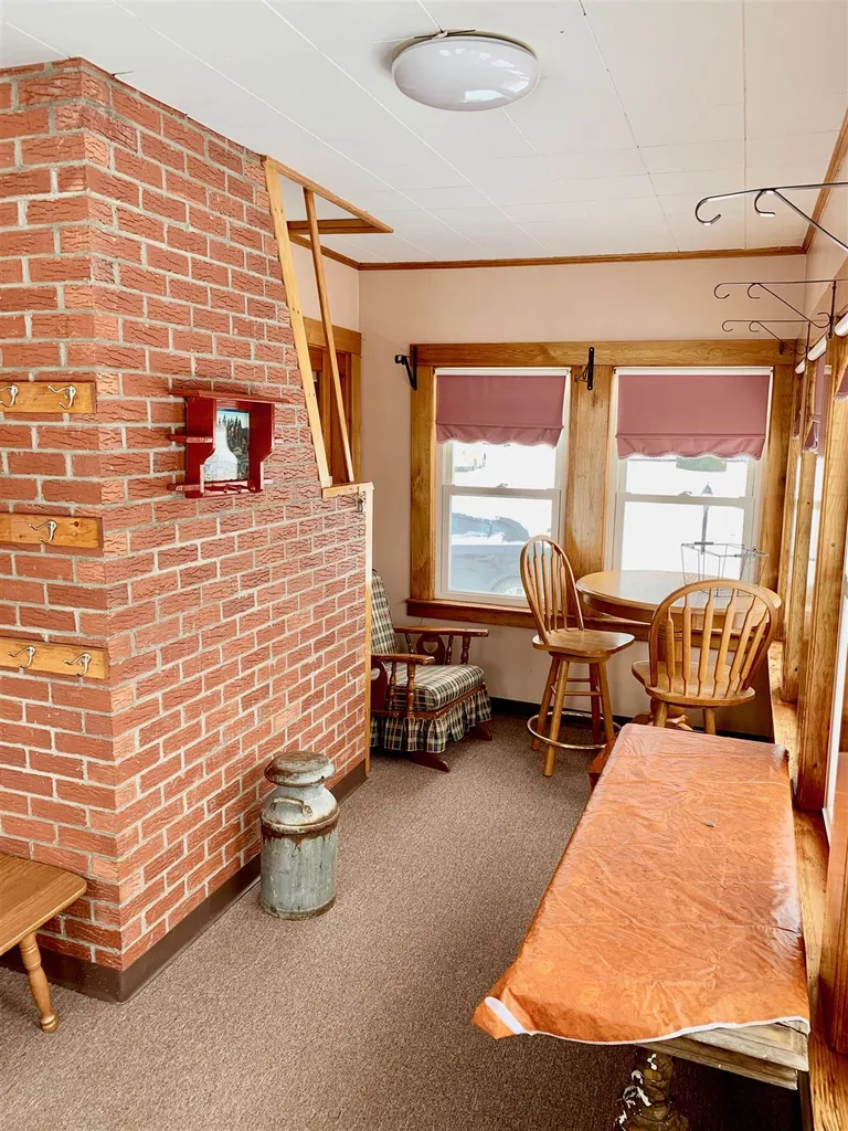 23 Nh Route 145 Colebrook NH 03576