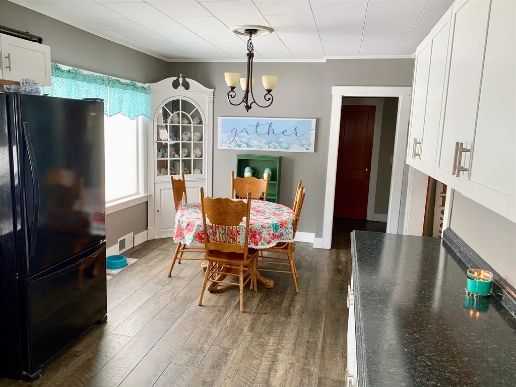 23 Nh Route 145 Colebrook NH 03576