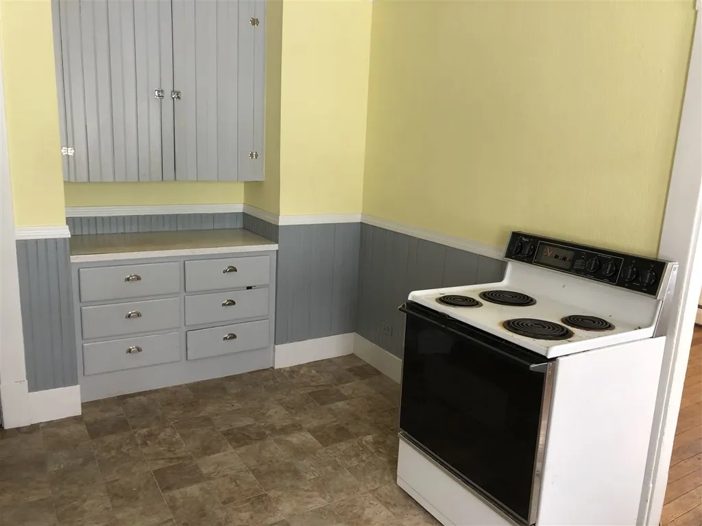 20 Jefferson Avenue Lunenburg VT 05906