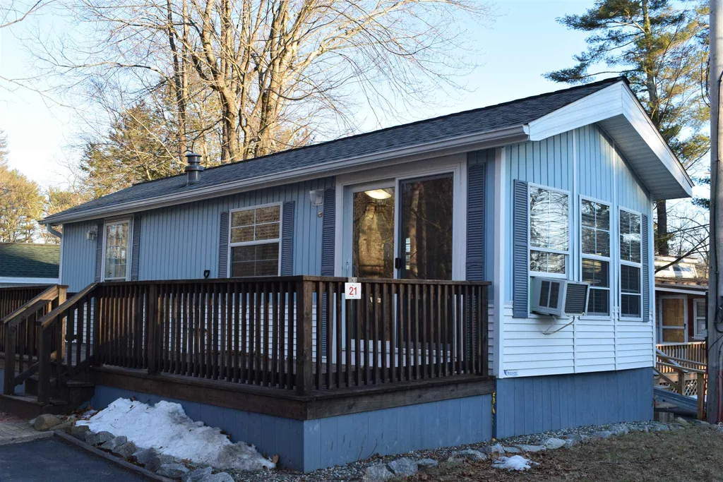 21 Grandmas Lane Danville NH 03819