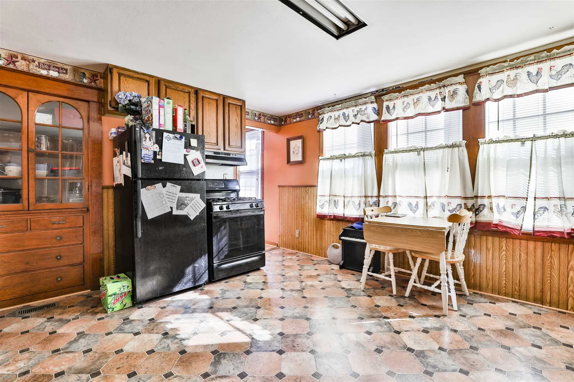 98 Pine Street Nashua NH 03060