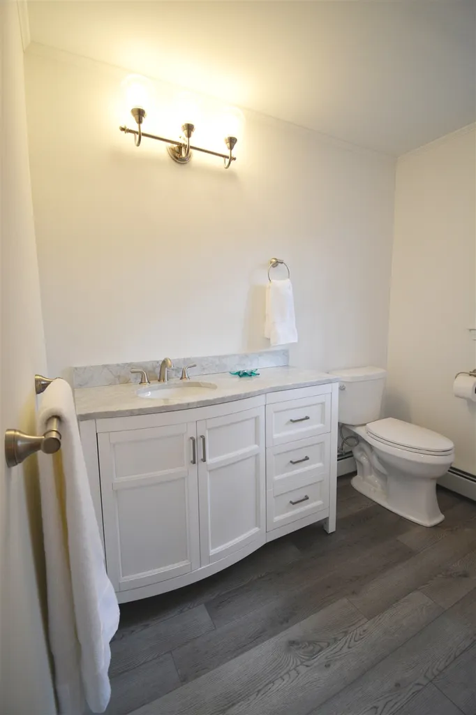 42 Rockrimmon Road Kingston NH 03848