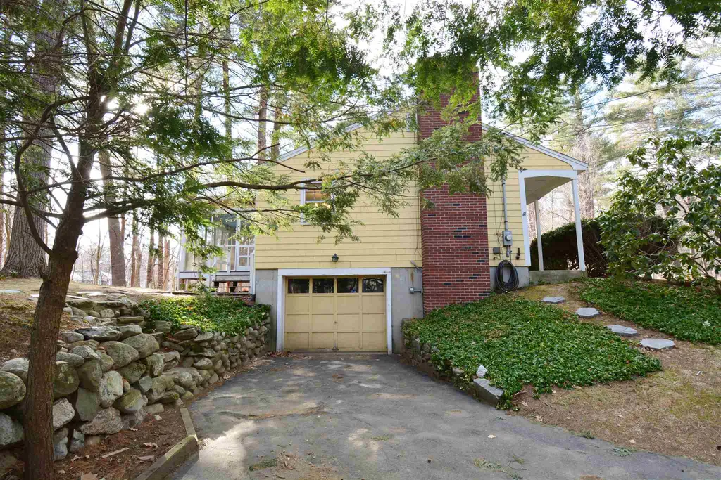 42 Rockrimmon Road Kingston NH 03848