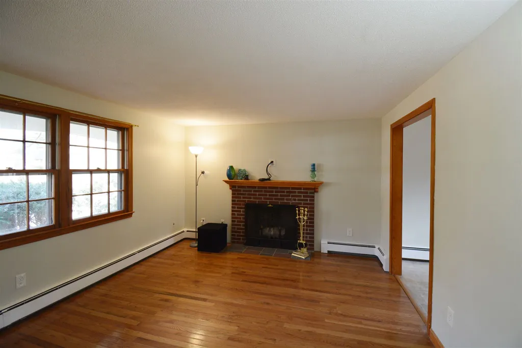 42 Rockrimmon Road Kingston NH 03848
