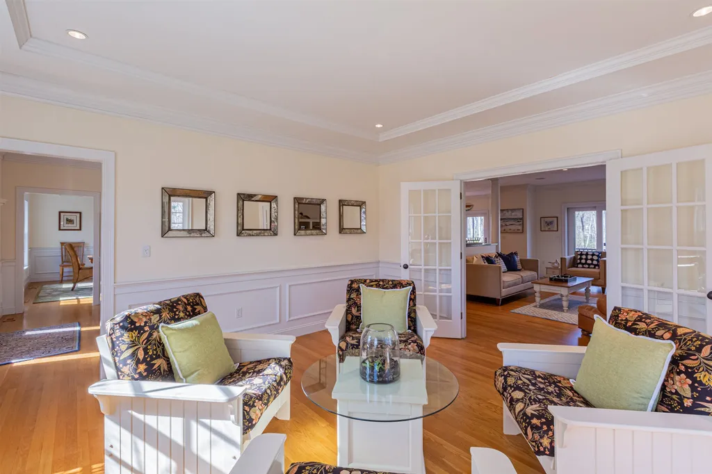 29 Chapel Road North Hampton NH 03862