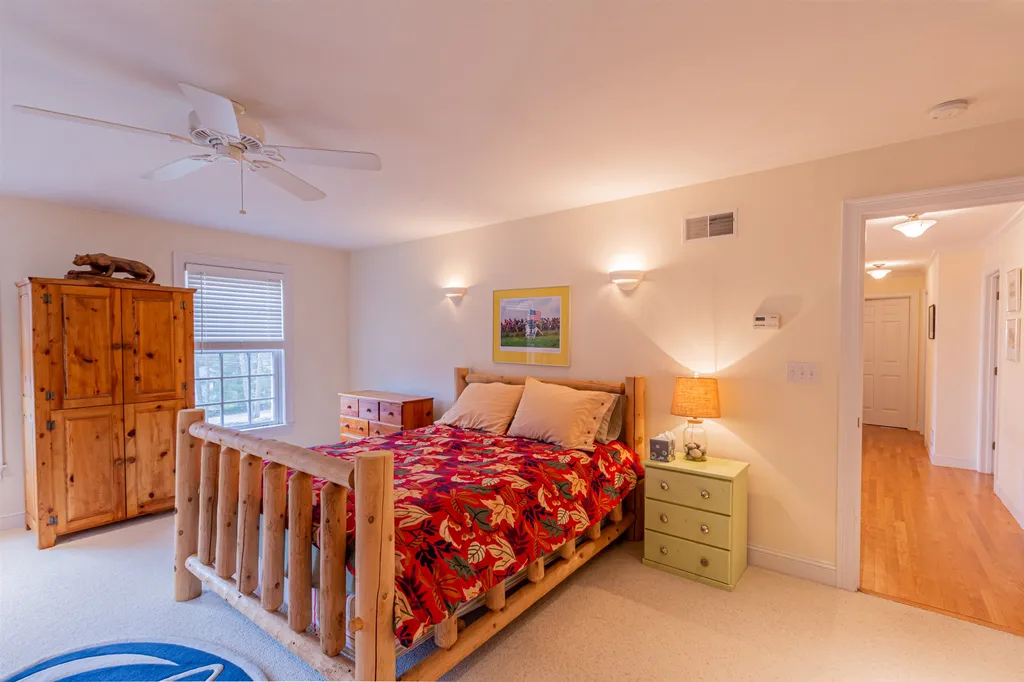 29 Chapel Road North Hampton NH 03862