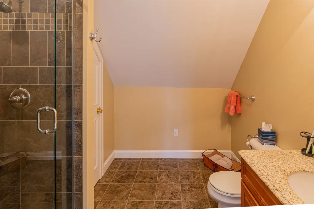 29 Chapel Road North Hampton NH 03862