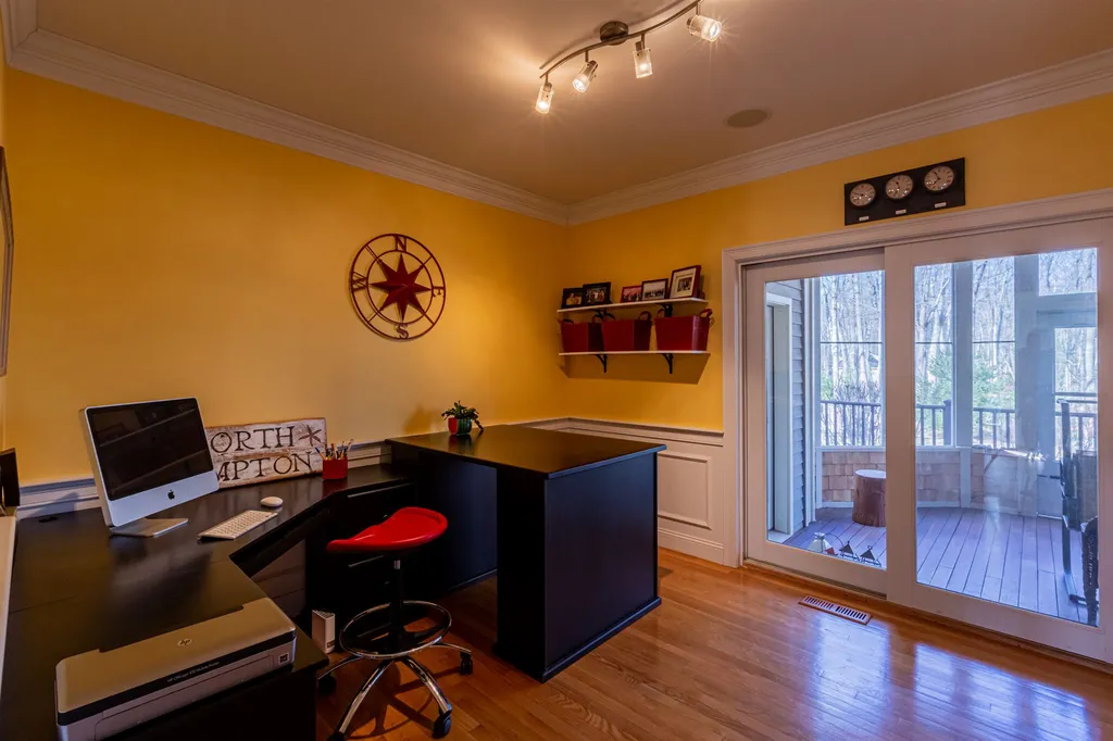 29 Chapel Road North Hampton NH 03862