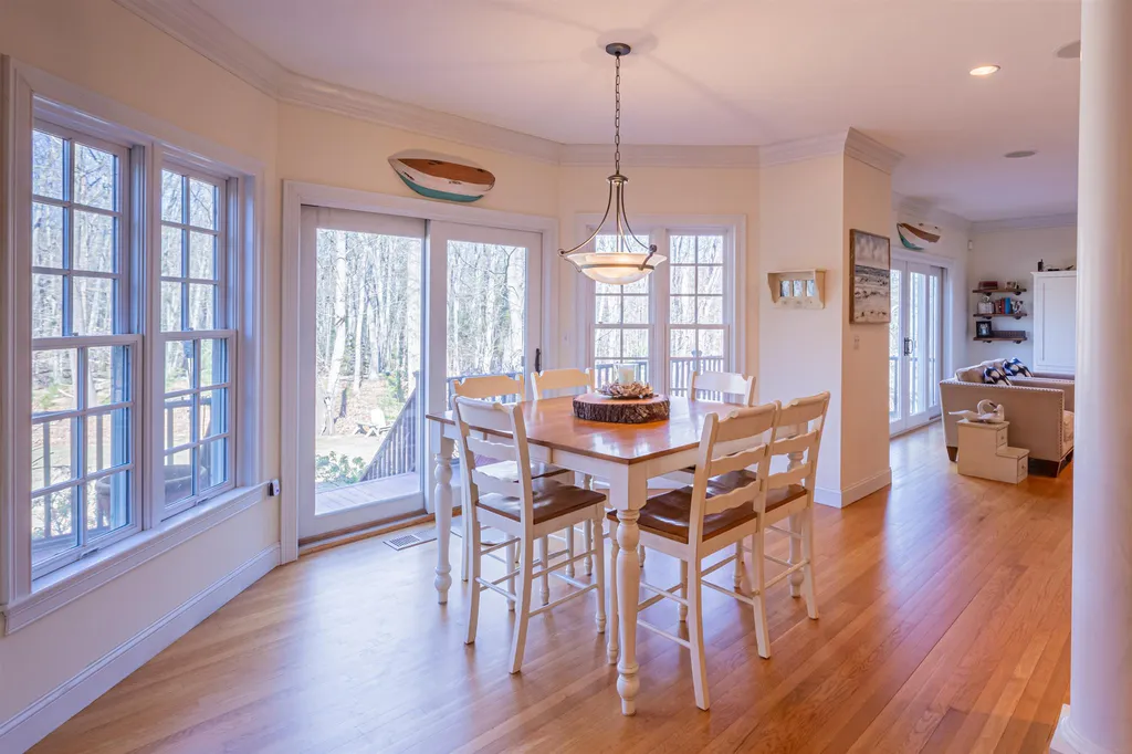 29 Chapel Road North Hampton NH 03862