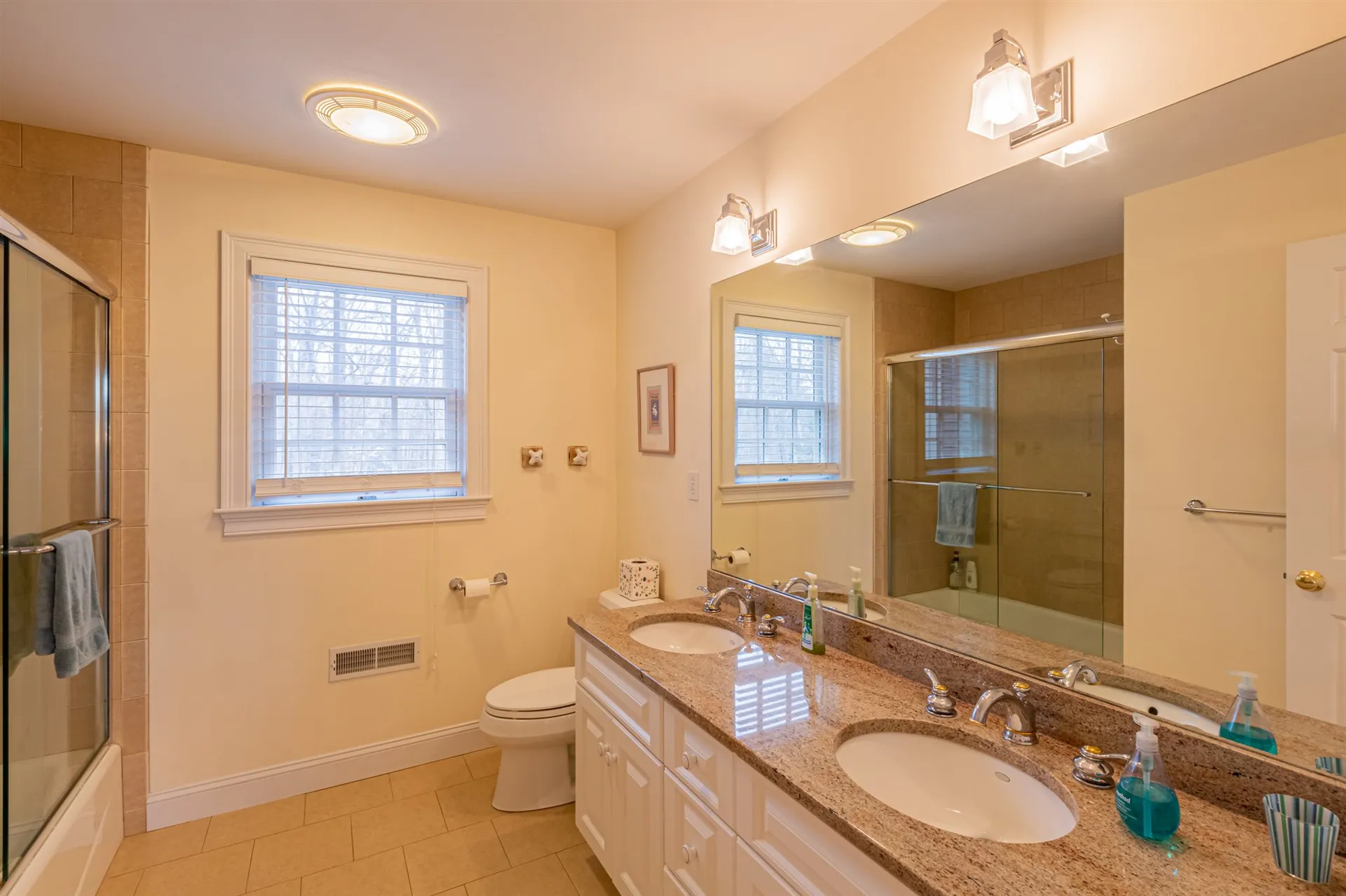 29 Chapel Road North Hampton NH 03862