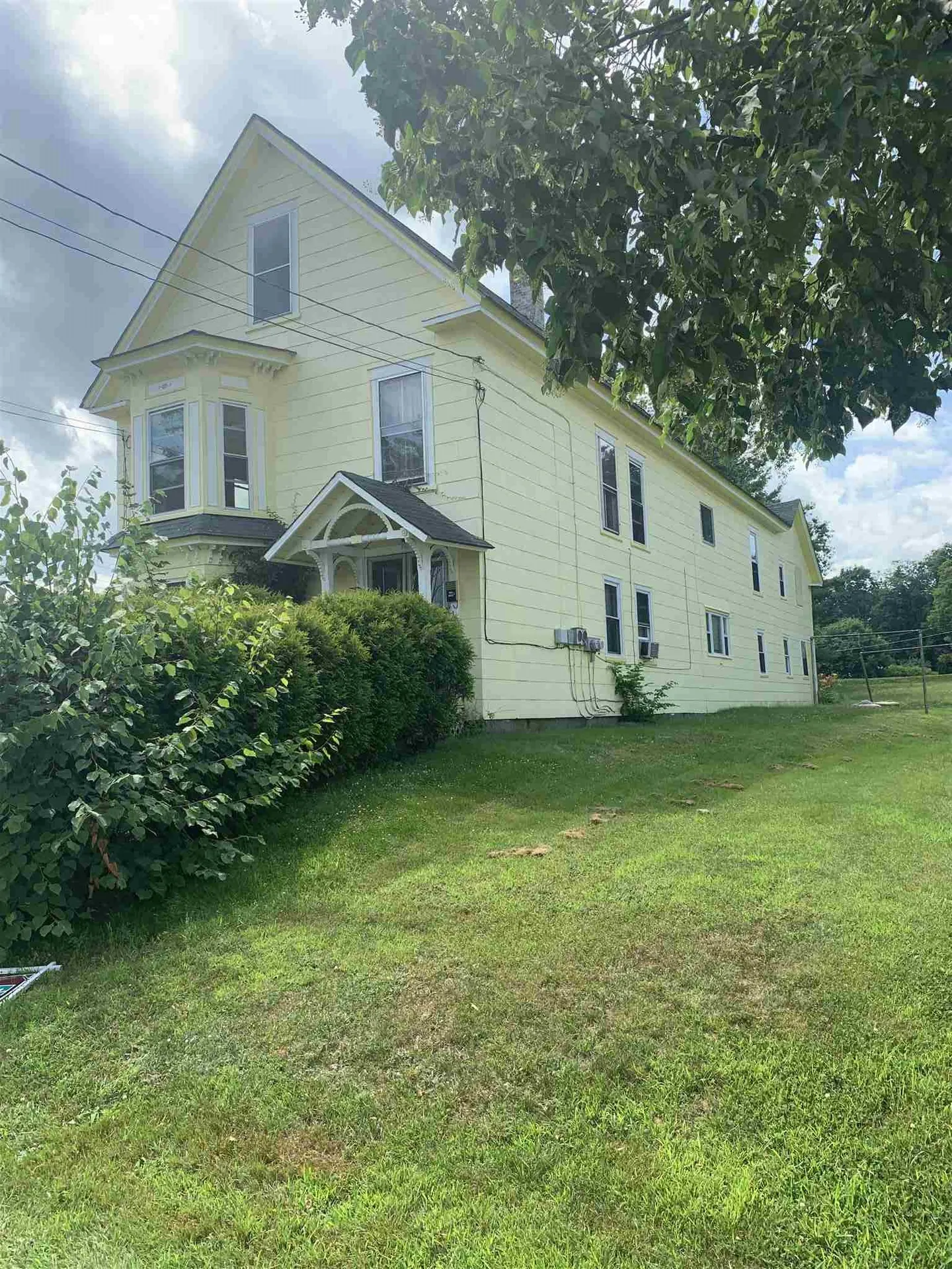 15 Crescent Street Pittsfield NH 03263