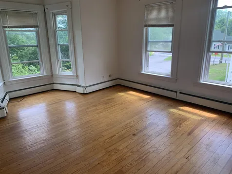 15 Crescent Street Pittsfield NH 03263