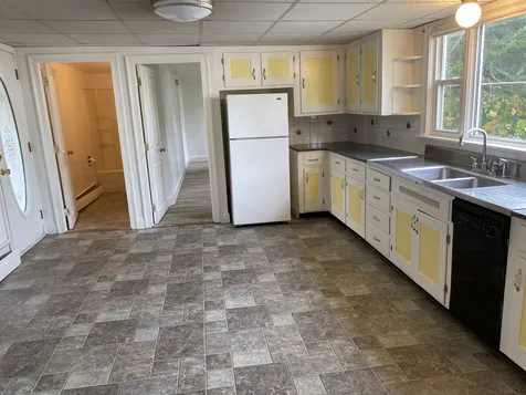 15 Crescent Street Pittsfield NH 03263