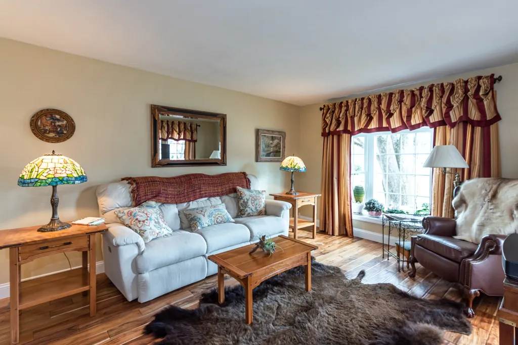 20 Pennichuck Street Nashua NH 03064