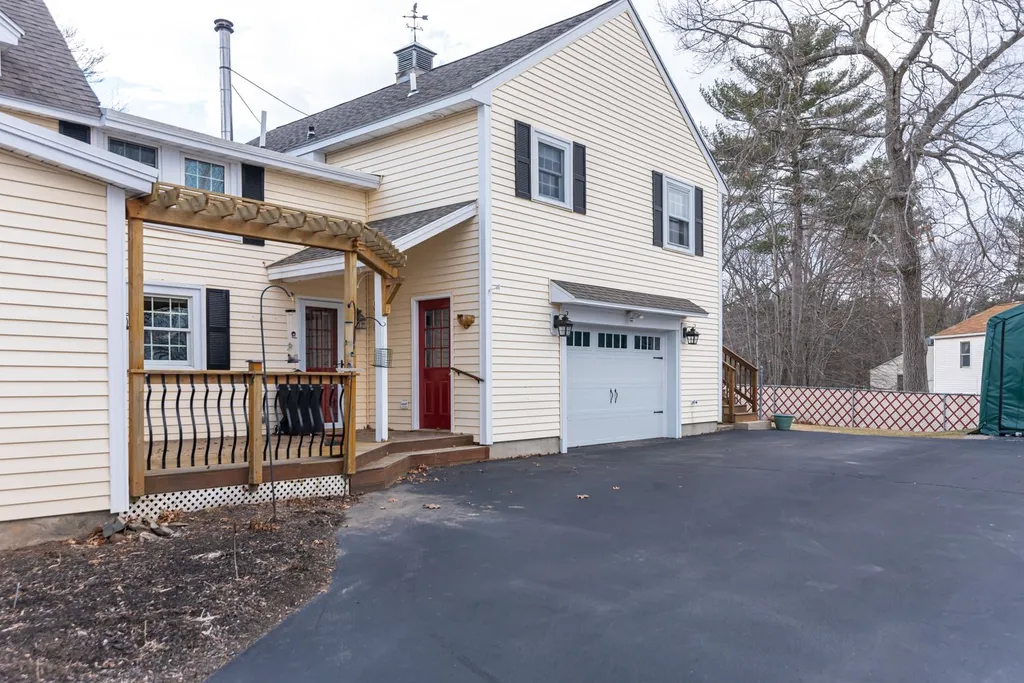 20 Pennichuck Street Nashua NH 03064