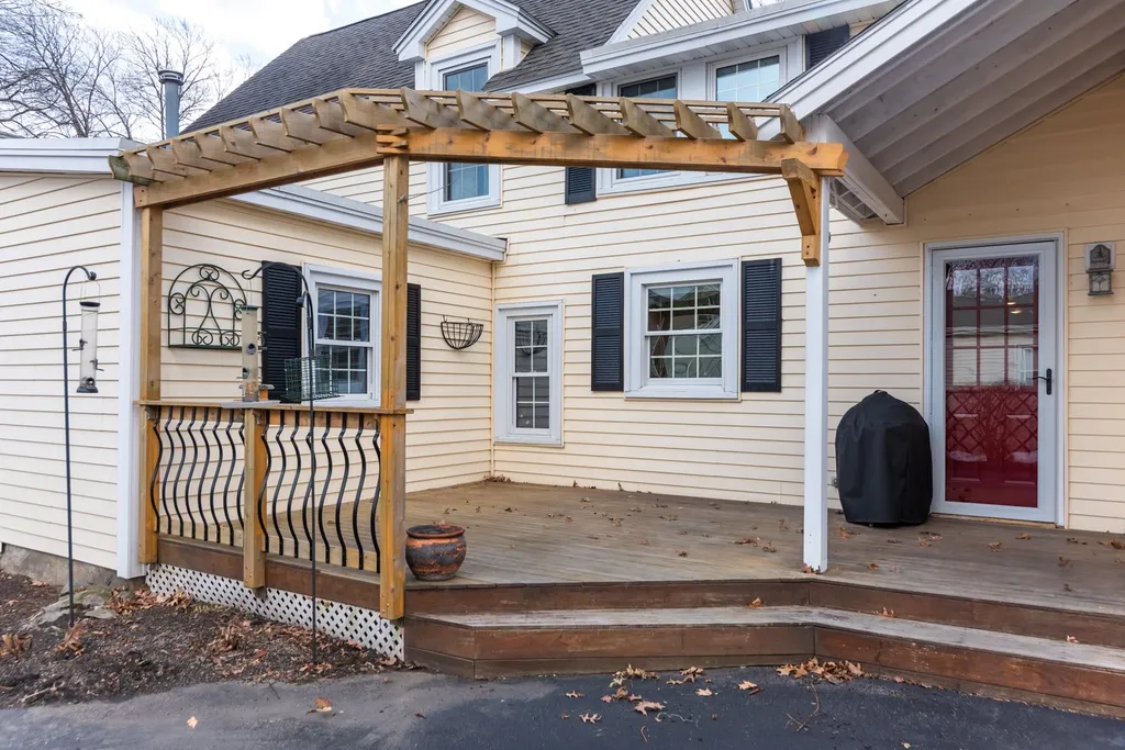 20 Pennichuck Street Nashua NH 03064