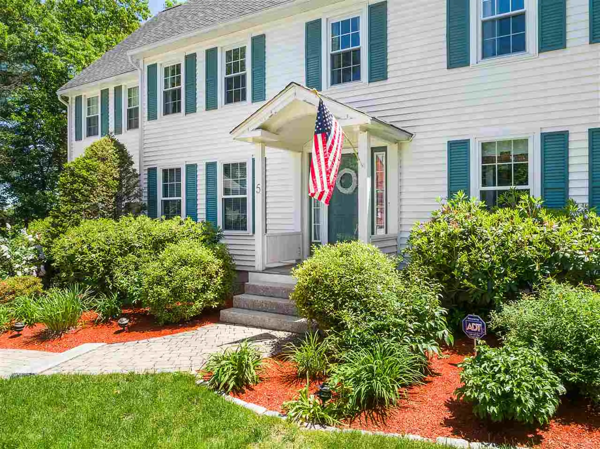 5 Cardinal Circle Nashua NH 03063