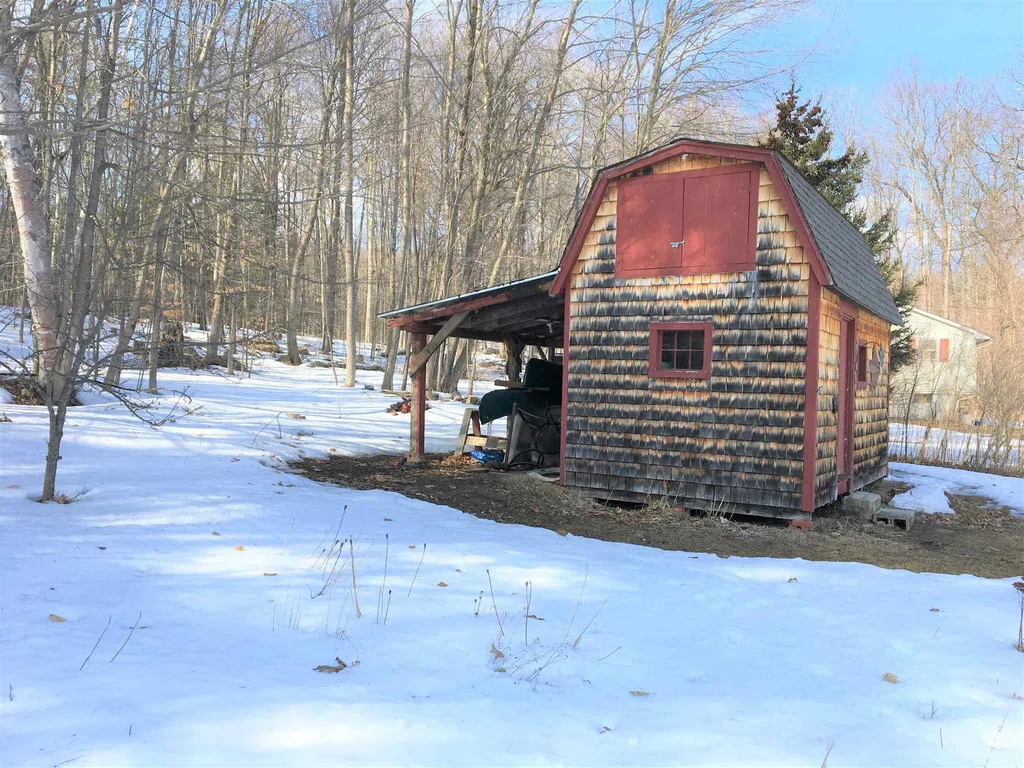 143 Thunder Road Franklin NH 03235