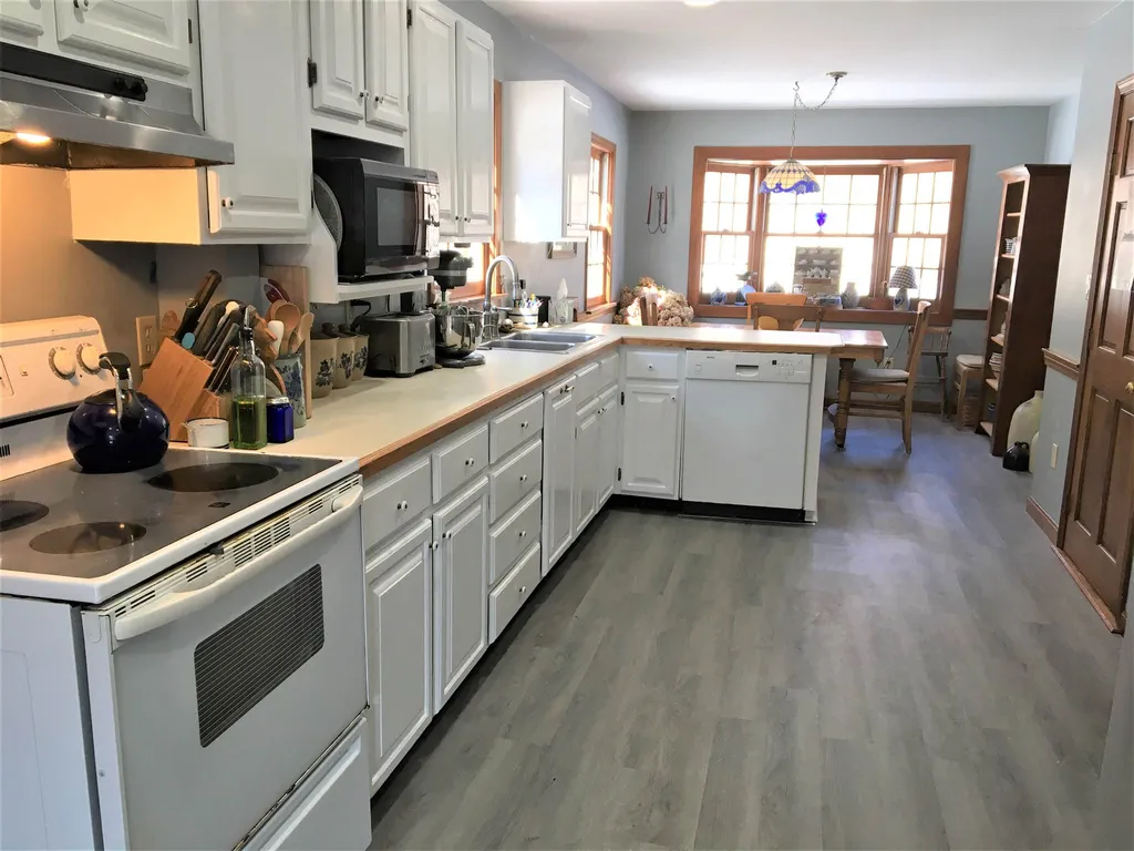 143 Thunder Road Franklin NH 03235