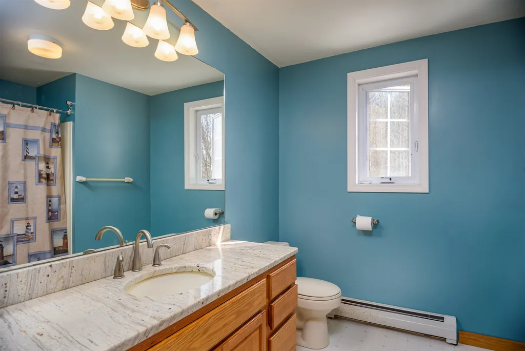 112 Oak Hill Road Barrington NH 03825
