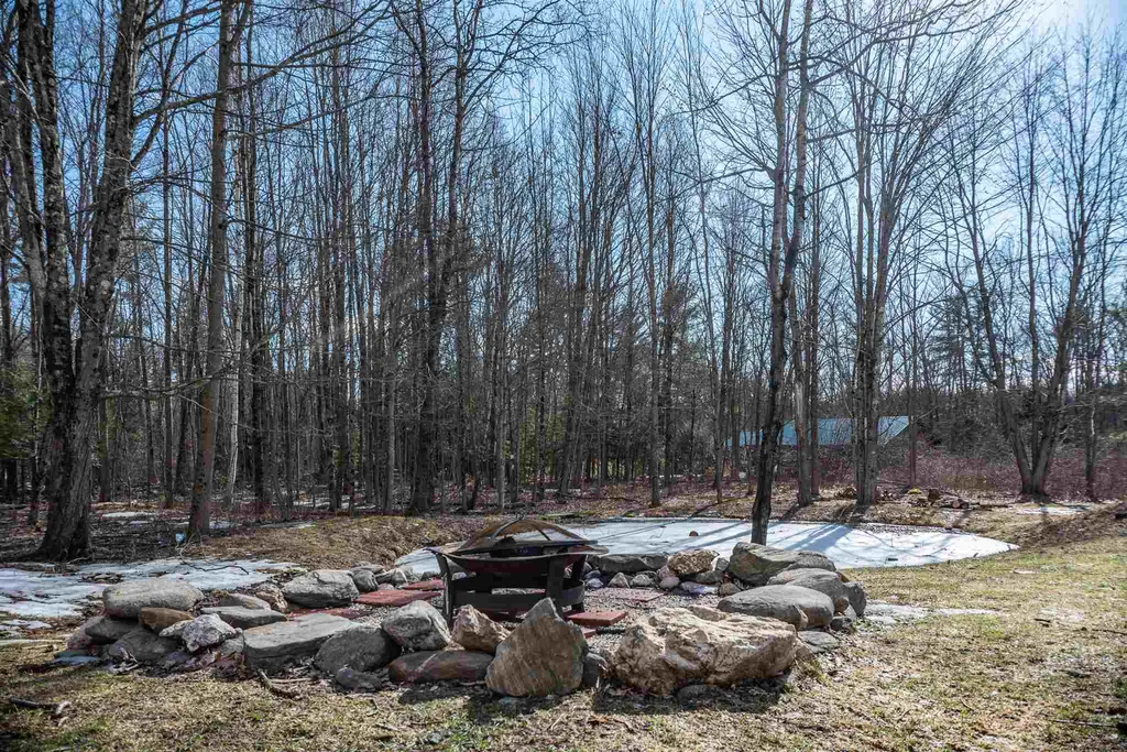 112 Oak Hill Road Barrington NH 03825
