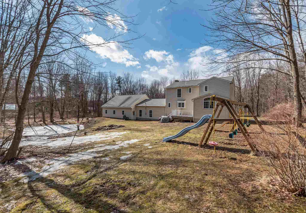 112 Oak Hill Road Barrington NH 03825