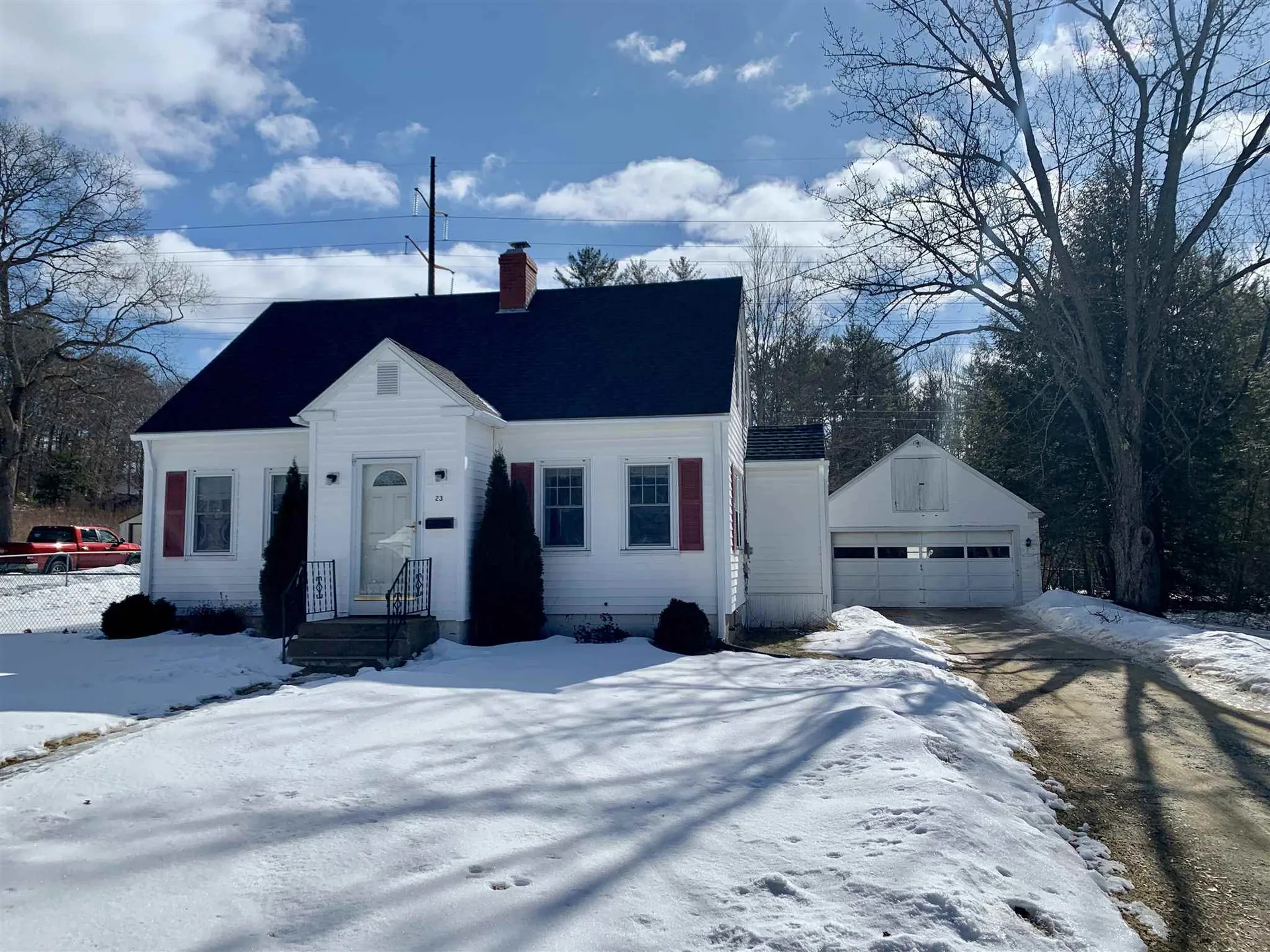 23 Glory Avenue Franklin NH 03235-1237