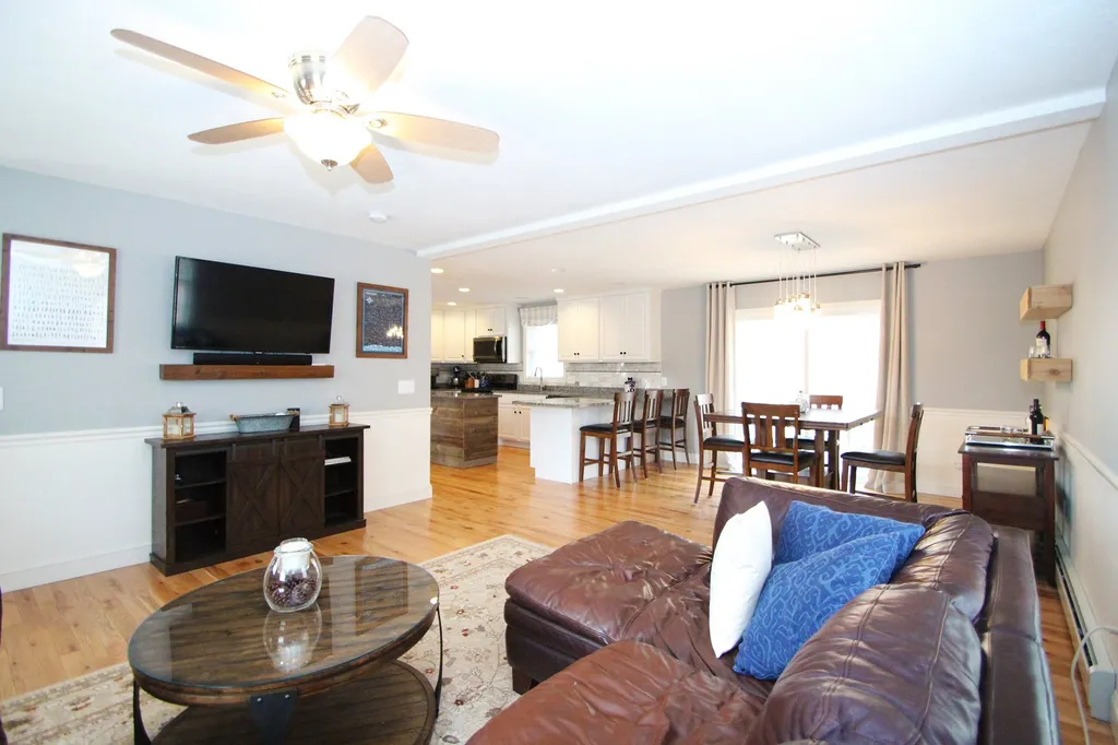 77 Mast Road Lee NH 03861