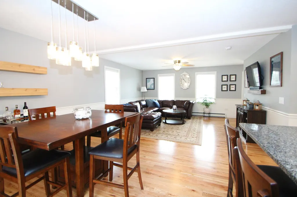 77 Mast Road Lee NH 03861
