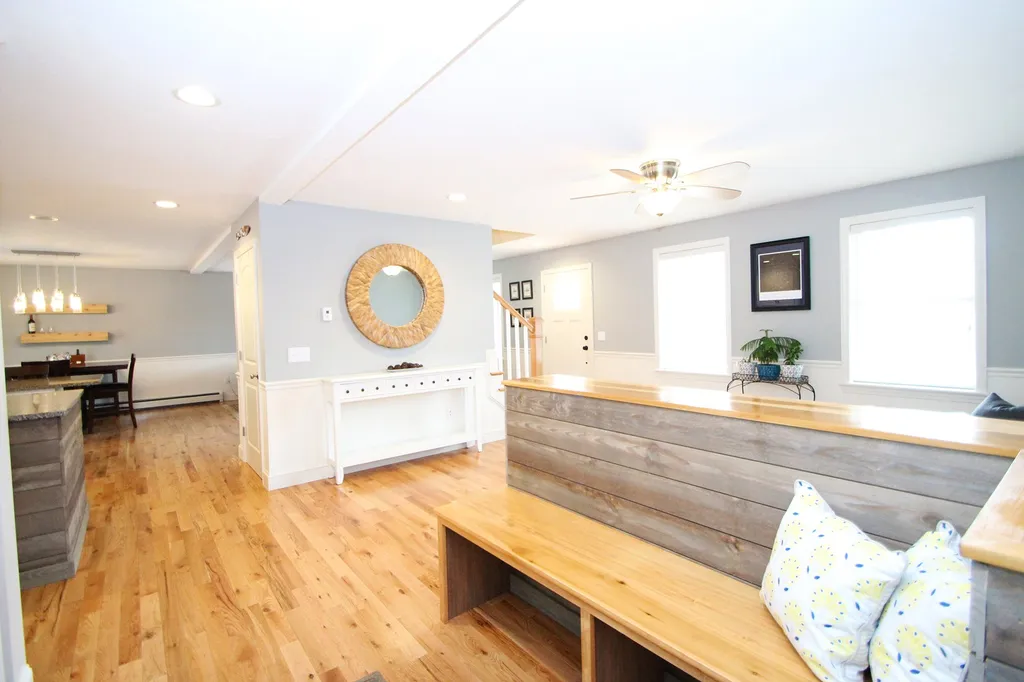 77 Mast Road Lee NH 03861
