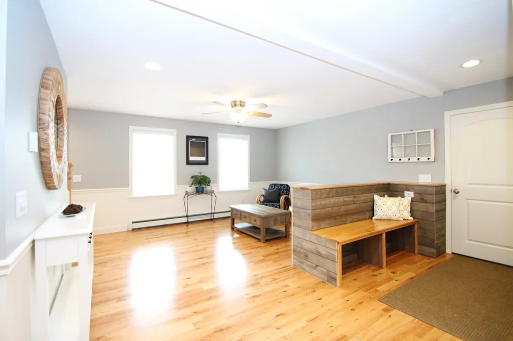 77 Mast Road Lee NH 03861