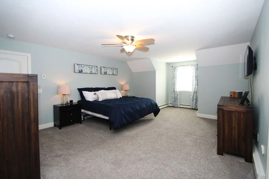 77 Mast Road Lee NH 03861