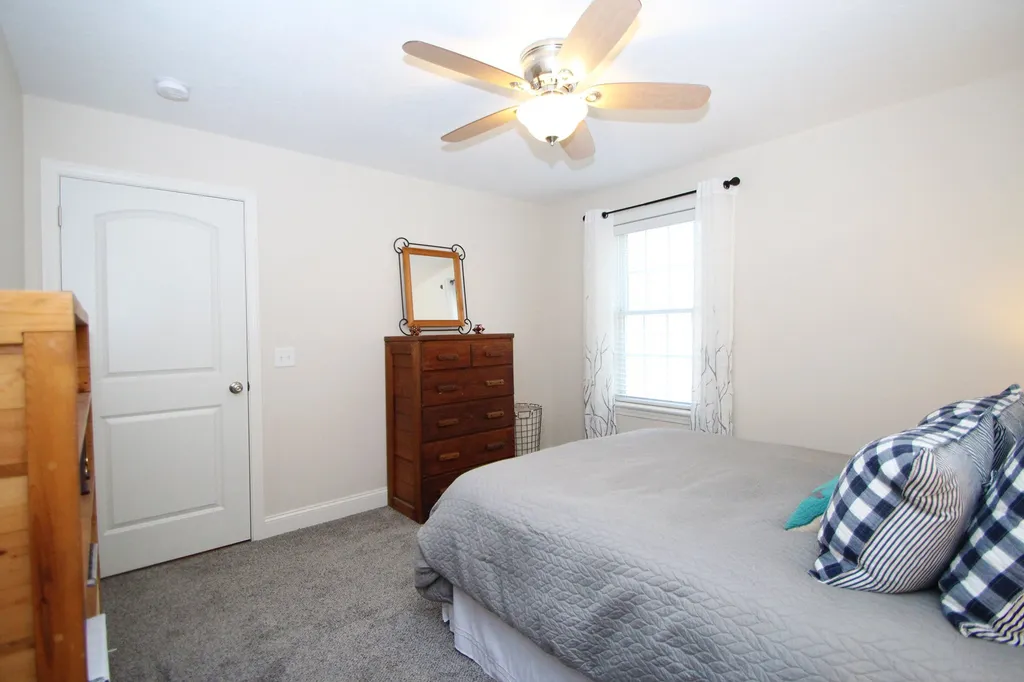 77 Mast Road Lee NH 03861