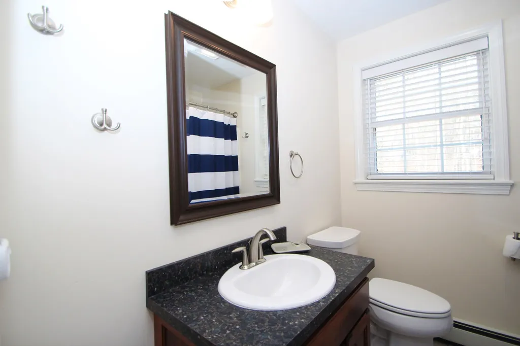 77 Mast Road Lee NH 03861