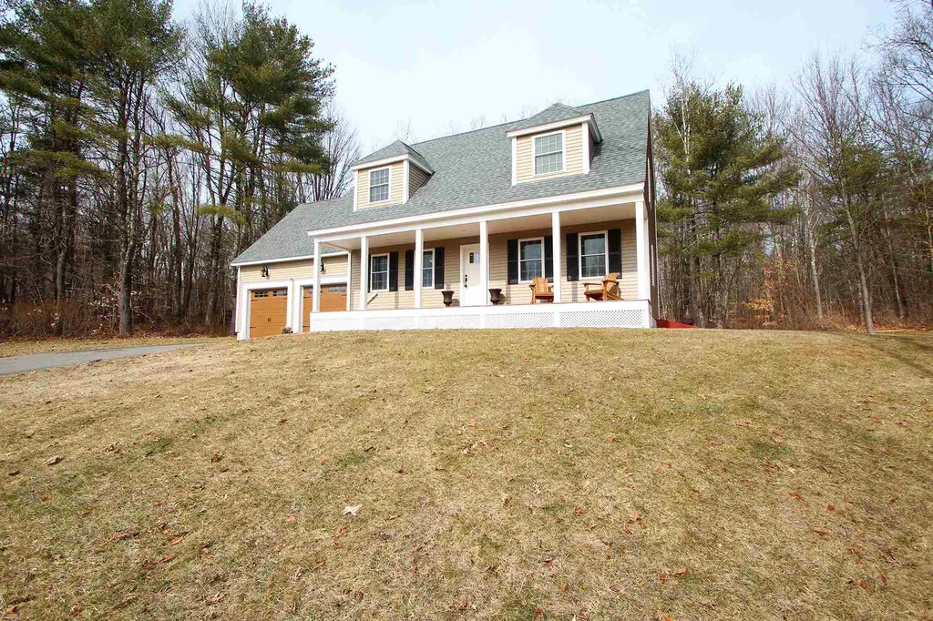 77 Mast Road Lee NH 03861