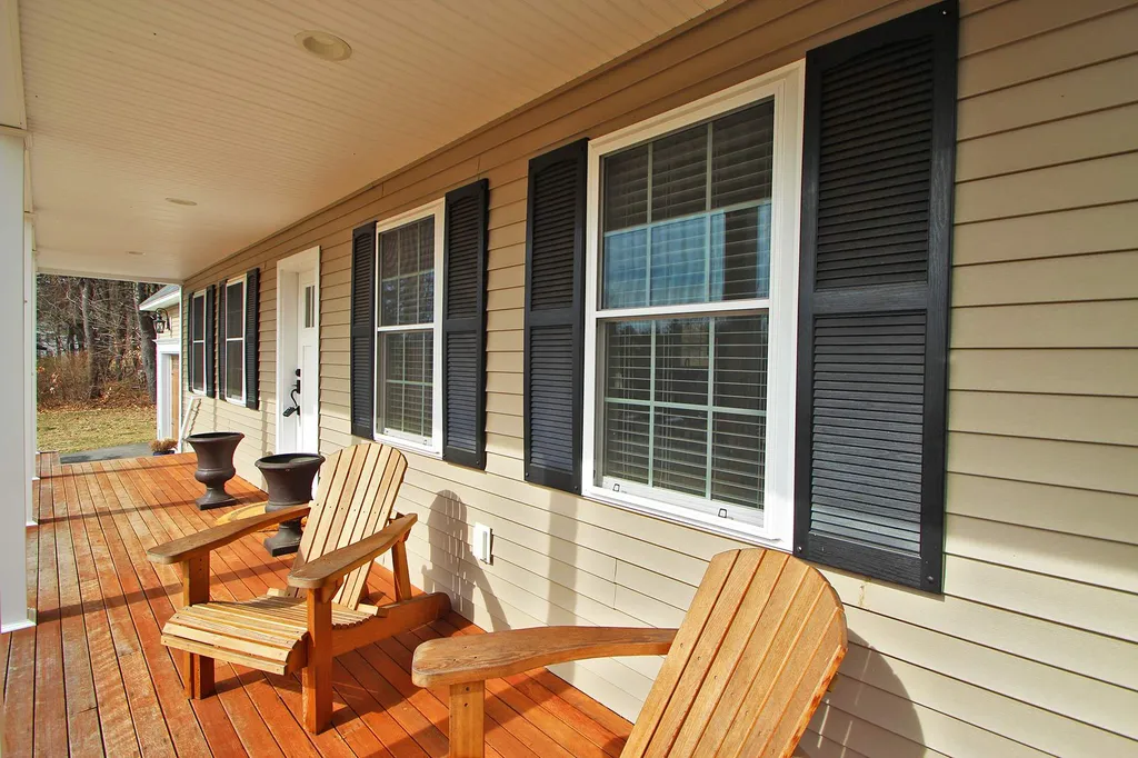 77 Mast Road Lee NH 03861