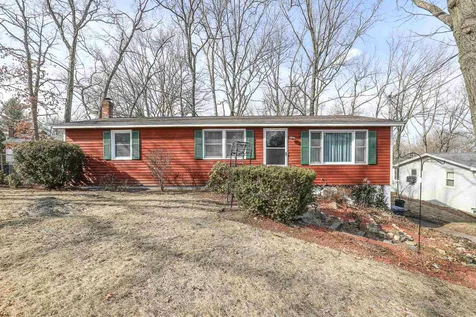 11 Nightingale Road Nashua NH 03062