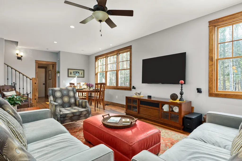 44 Captains Way Exeter NH 03833