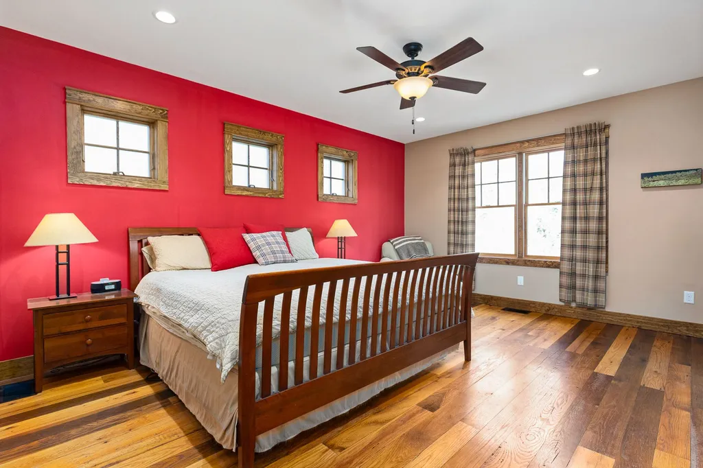 44 Captains Way Exeter NH 03833