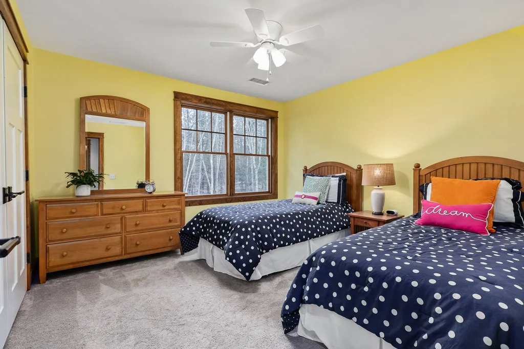 44 Captains Way Exeter NH 03833