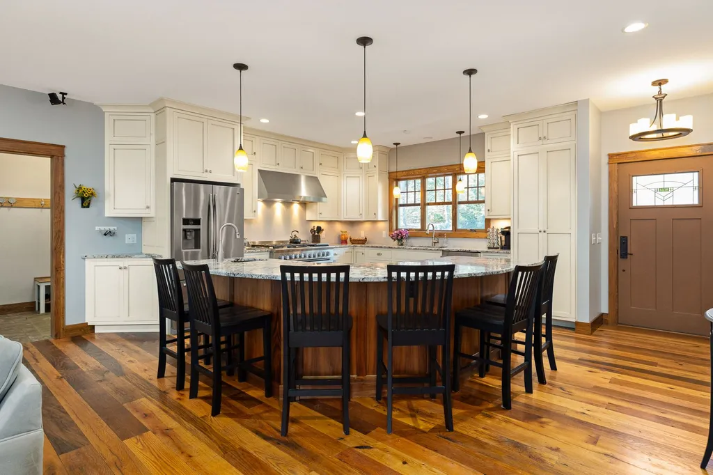 44 Captains Way Exeter NH 03833